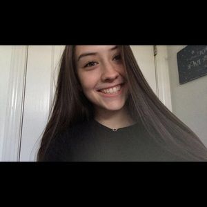 Meet your Posher, Holly